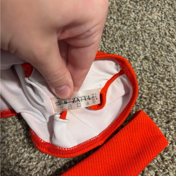 Bikini - Picture 2 of 2